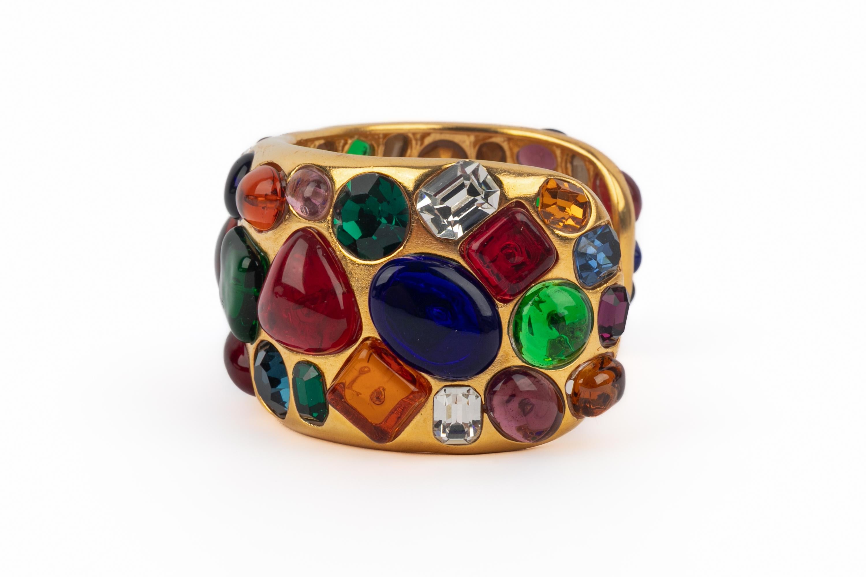 De las mujeres Chanel cuff bracelet 1990s en venta