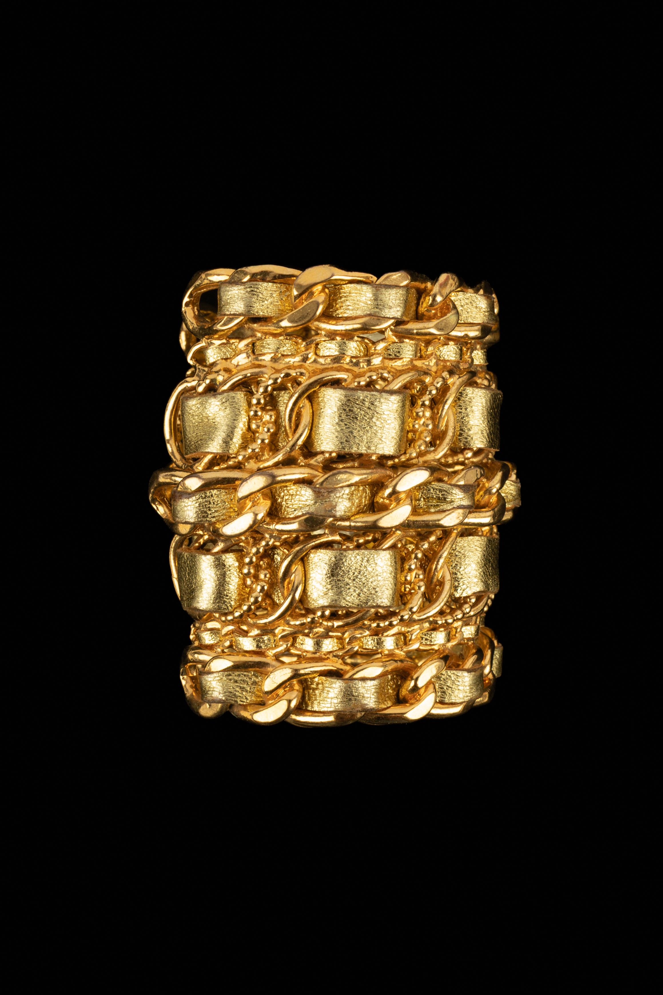 Bracelet manchette Chanel 1990 en vente 1
