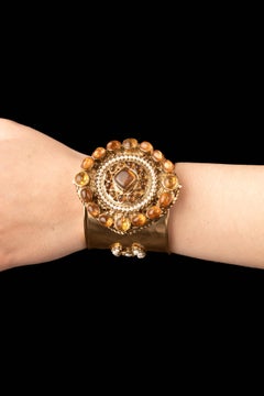 Chanel Manschettenarmband von Karl Lagerfeld Cruise 2011