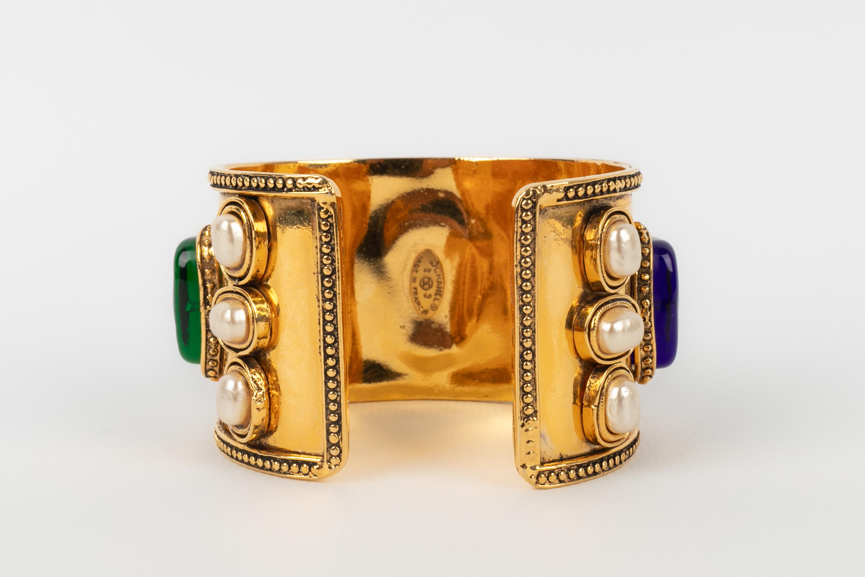 Chanel cuff bracelet In Excellent Condition For Sale In SAINT-OUEN-SUR-SEINE, FR