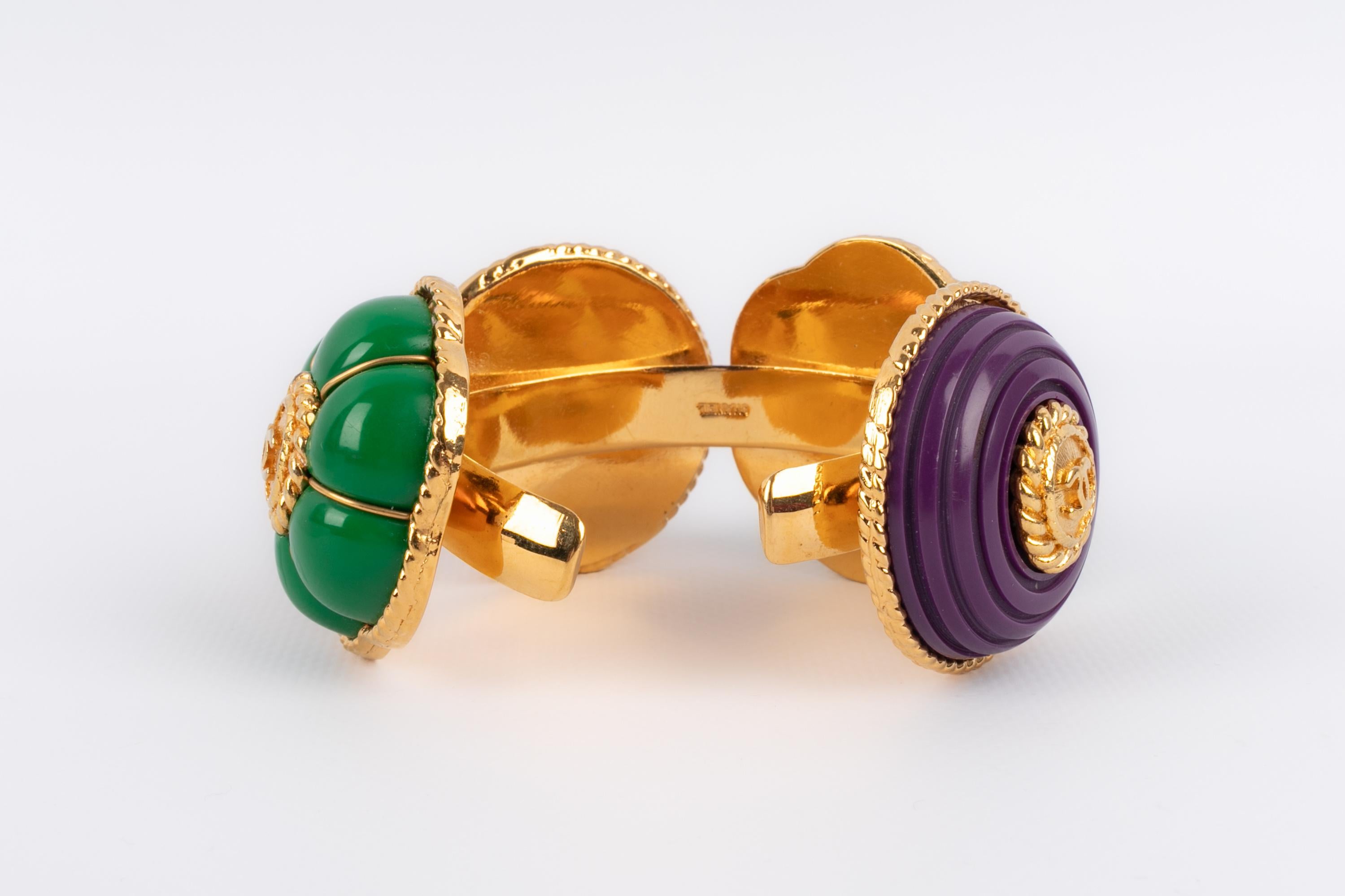 Bracelet manchette Chanel en vente 1