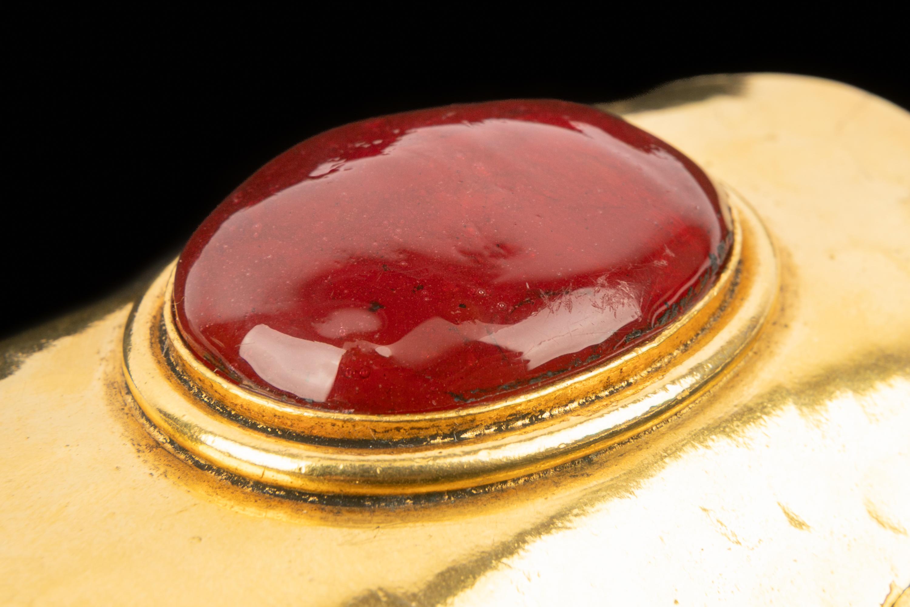 Chanel Manschettenarmband im Angebot 3