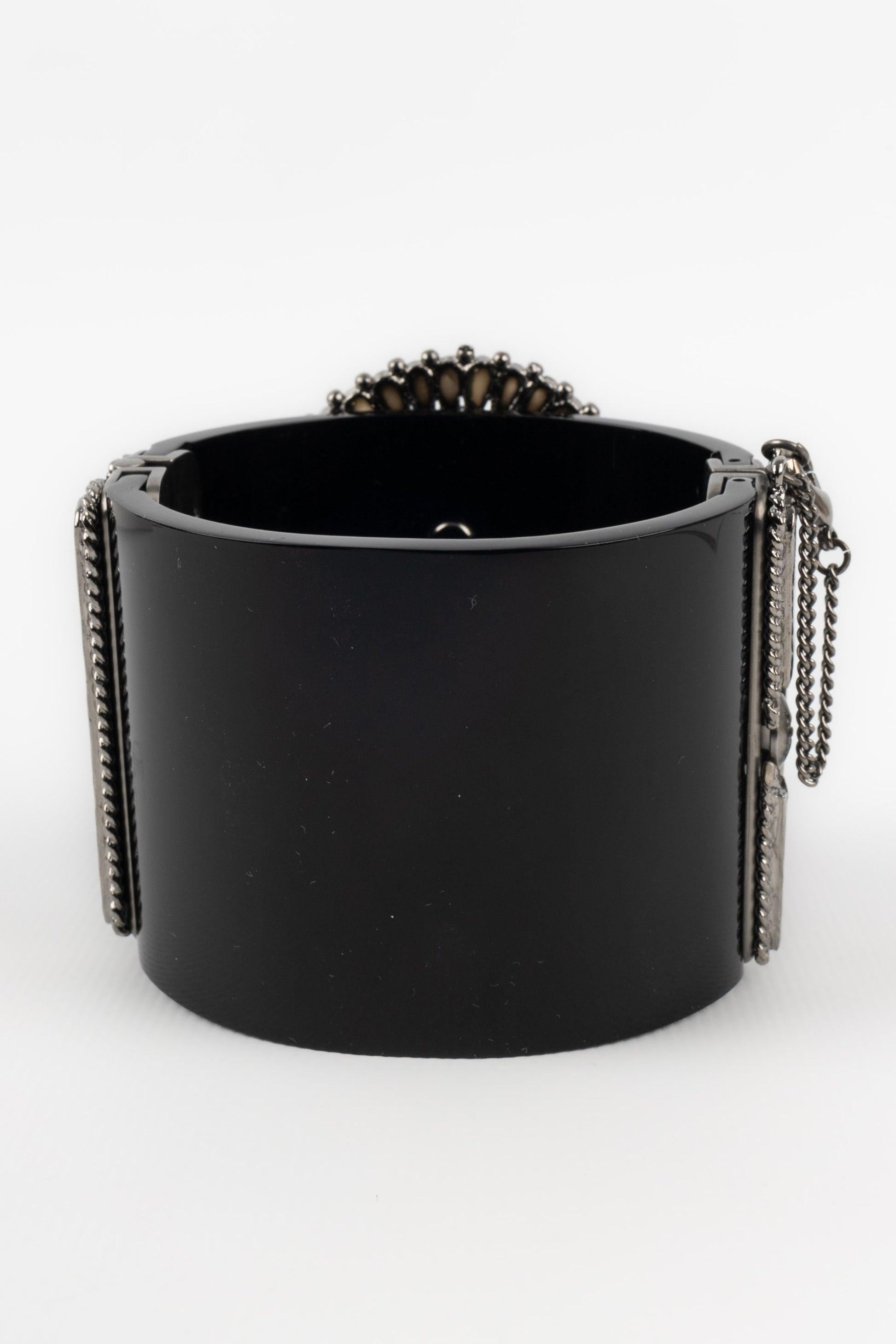 Women's Chanel Cuff Bracelet in Black Bakelite, Silvery Metal, and Resin For Sale