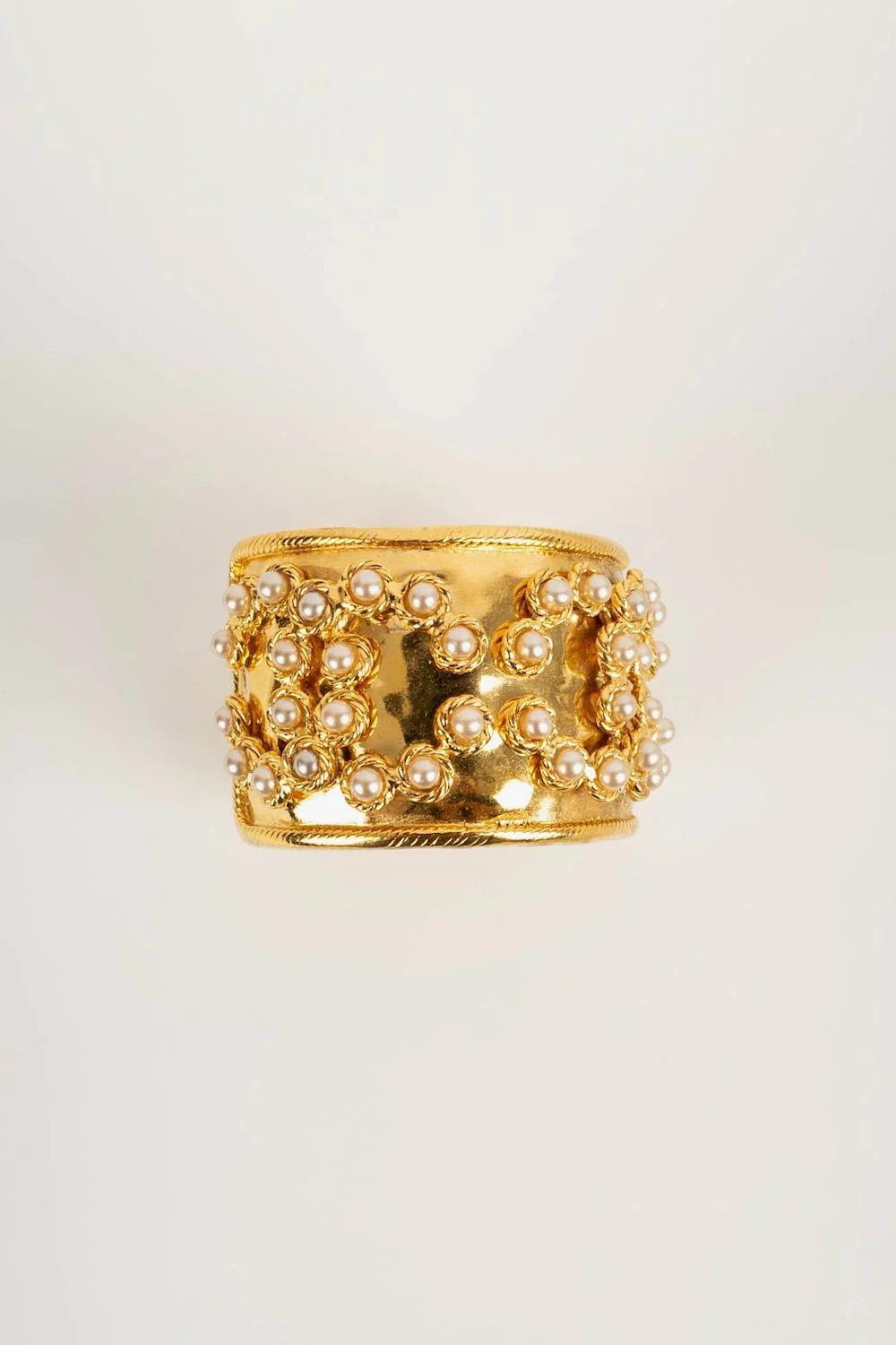 Chanel Cuff Bracelet in Gilded Metal and Cabochons For Sale 1