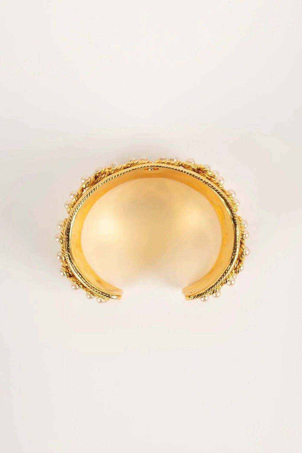 Chanel Cuff Bracelet in Gilded Metal and Cabochons For Sale 2