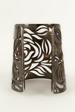 Brazalete Chanel de plata calada