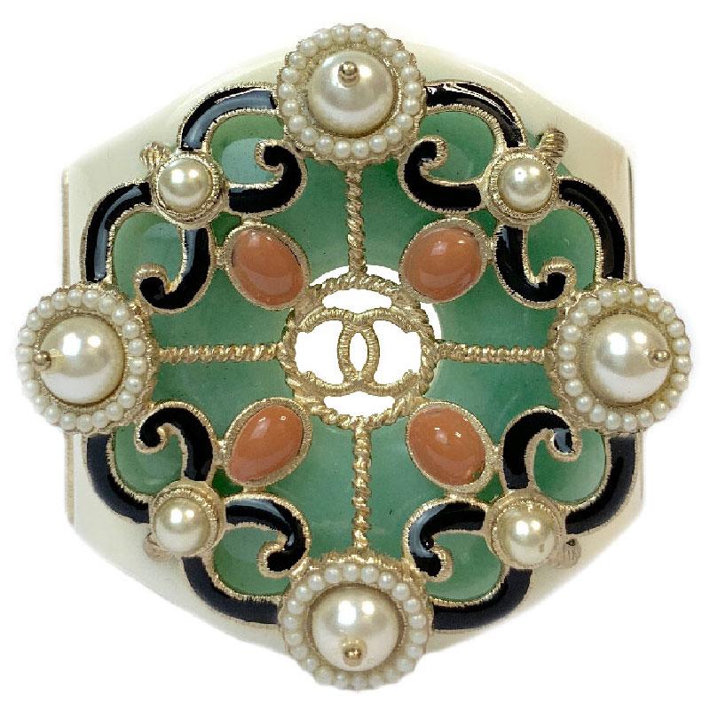 CHANEL Cuff Bracelet in White Resin, Gilt Metal, Pearls and Green Glass