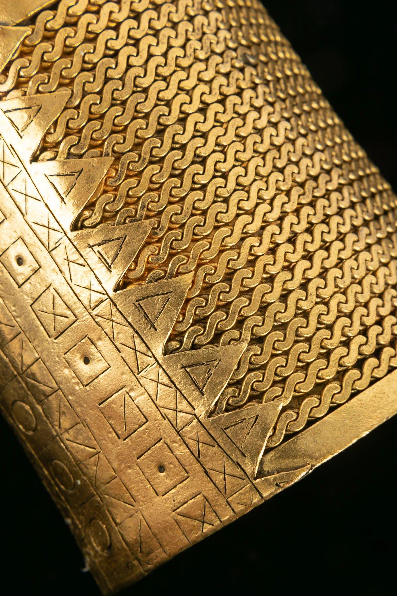 Chanel Cuff Bracelet Manchette in Engraved Gold Metal, 1984 1