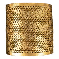 Vintage Chanel Cuff Bracelet Manchette in Engraved Gold Metal, 1984