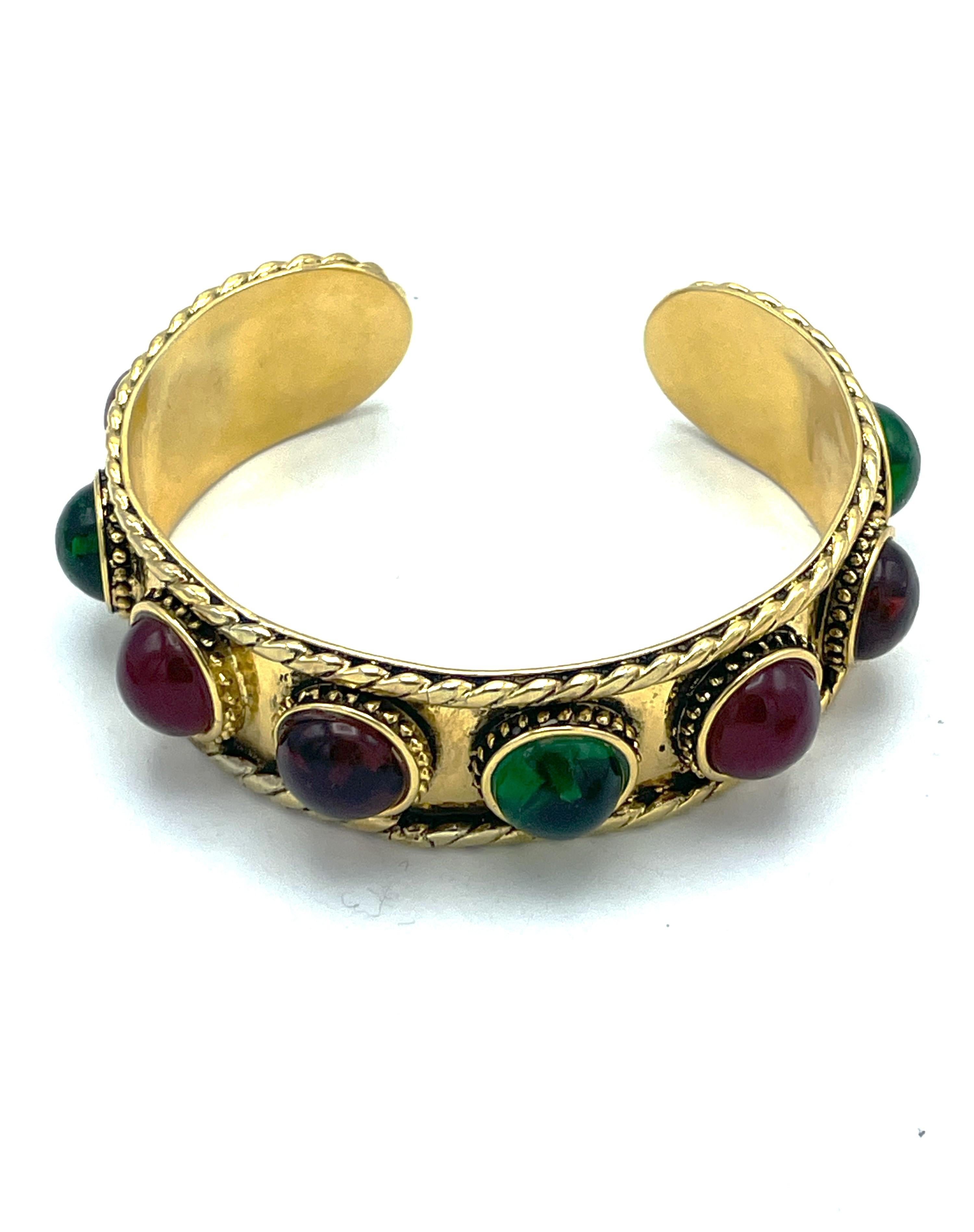 De las mujeres Chanel Brazalete/pulsera con 10 cristales redondos Gripoix, chapado en oro de 24 quilates, sign.2CC3 en venta