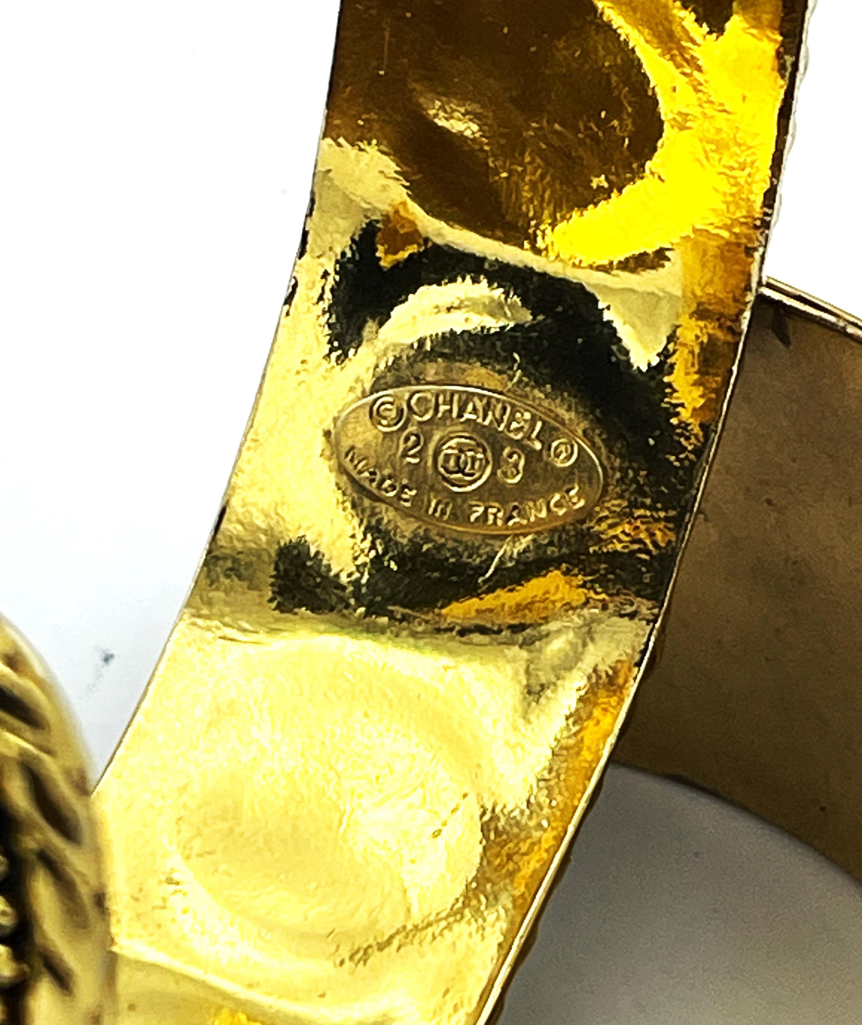 Chanel Brazalete/pulsera con 10 cristales redondos Gripoix, chapado en oro de 24 quilates, sign.2CC3 en venta 1