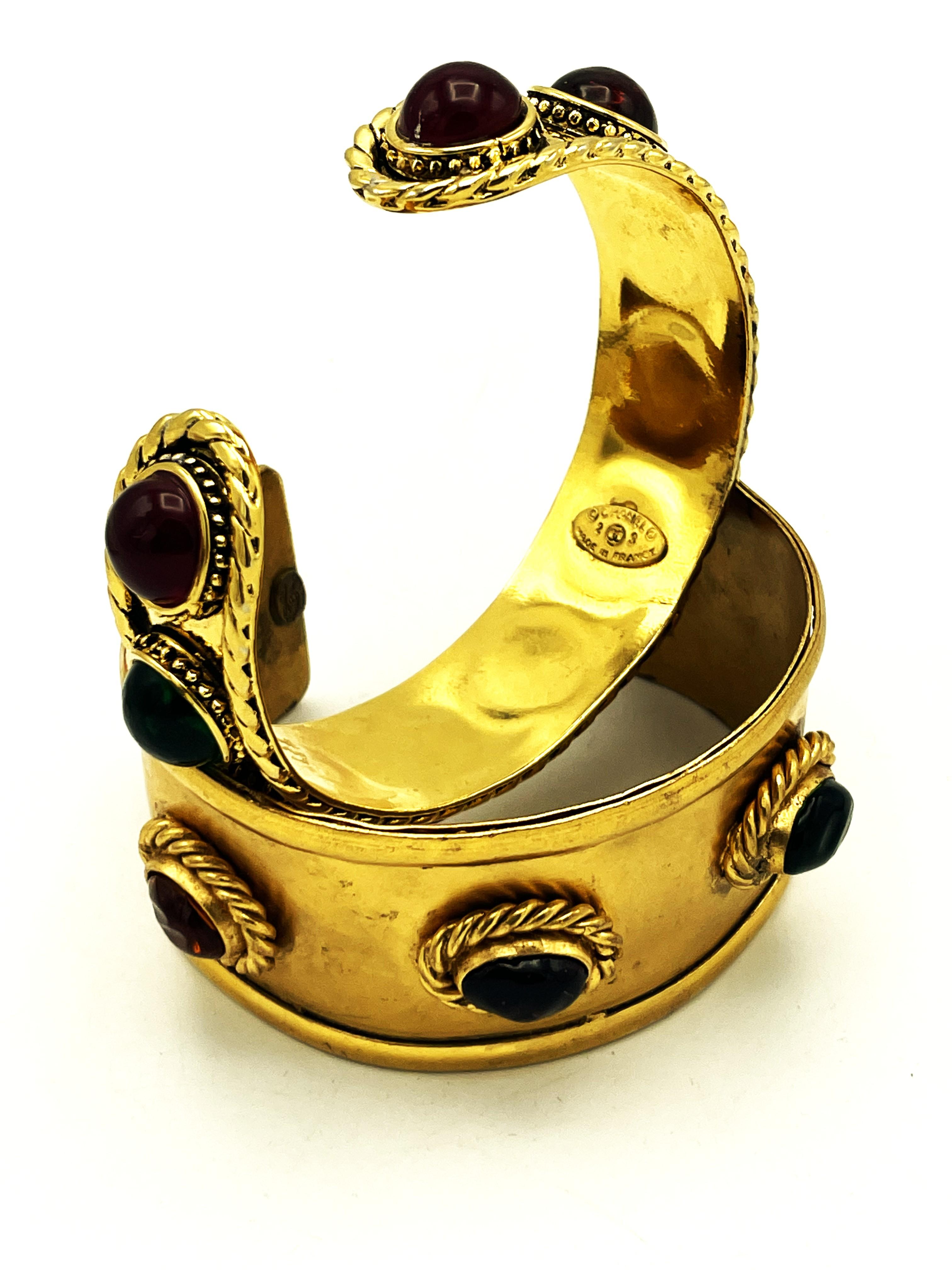 Chanel Brazalete/pulsera con 10 cristales redondos Gripoix, chapado en oro de 24 quilates, sign.2CC3 en venta 2