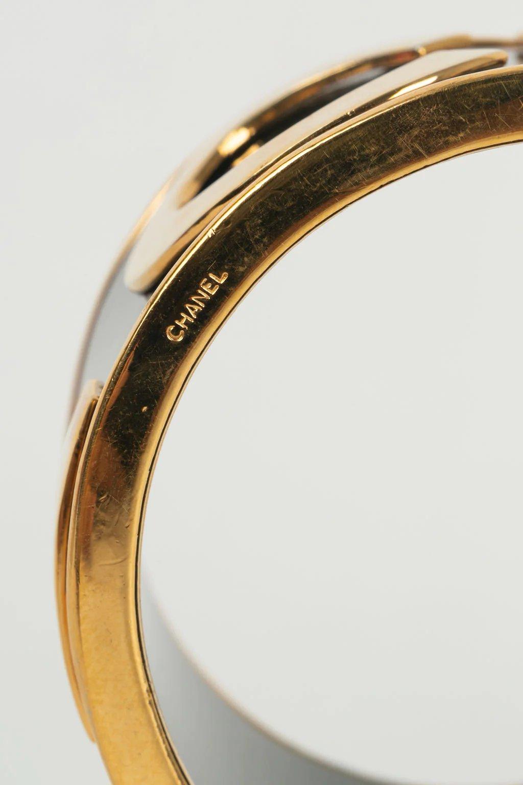 Women's Chanel Cuff Bracelt in Black and Gold, Spring 1990/91 For Sale