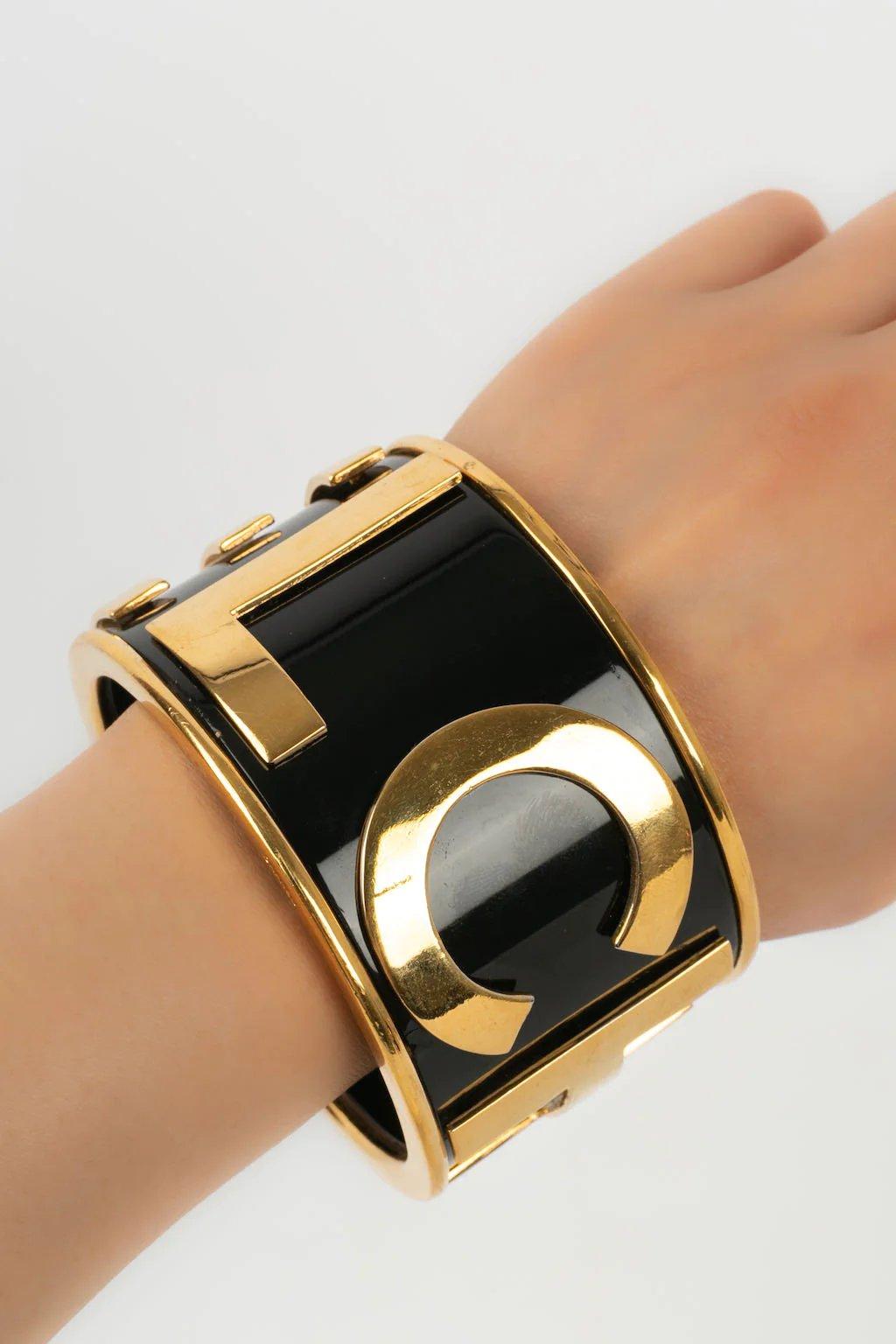 Chanel Cuff Bracelt in Black and Gold, Spring 1990/91 For Sale 1