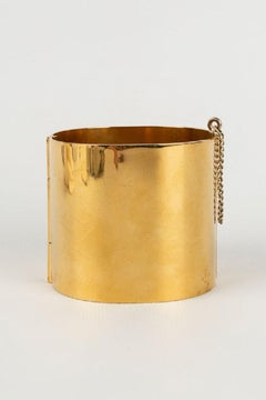 Chanel Cuff in Gilded Metal Featuring a Snowflake