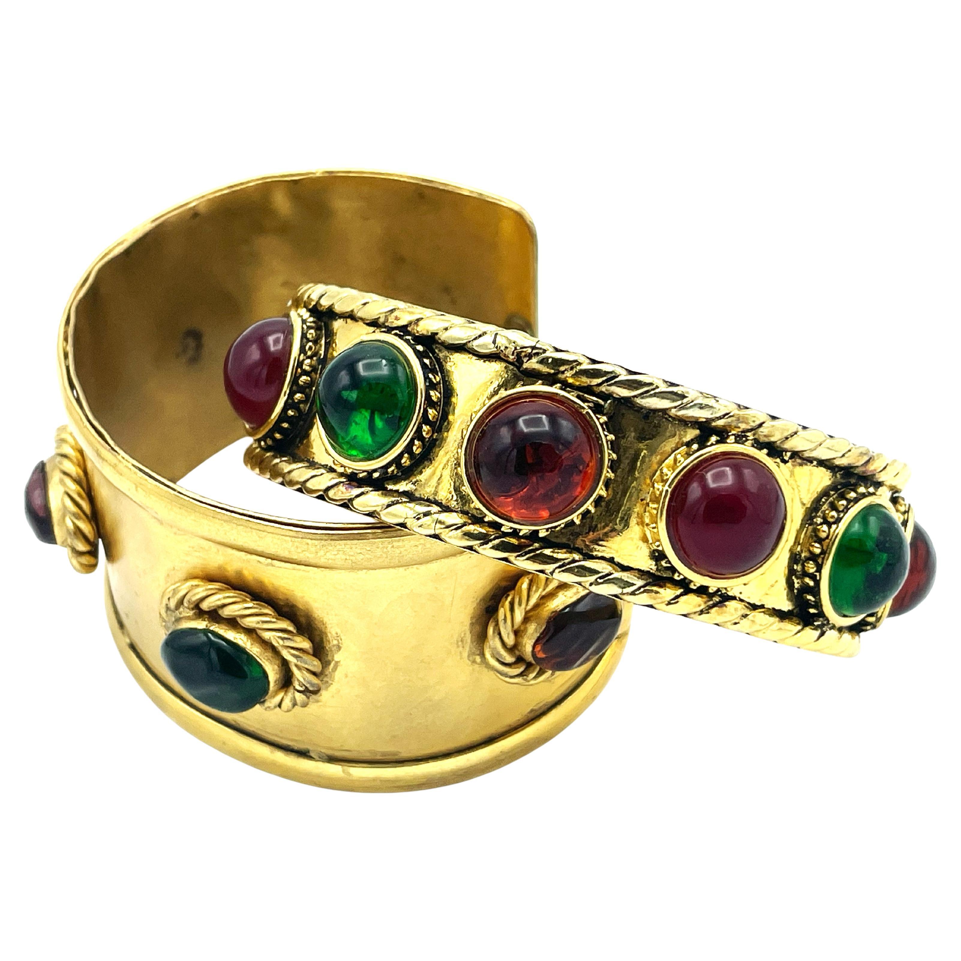 CHANEL/Cuff, open bracelet gold plated with 5 Gripoix glas rosettes 1994 A