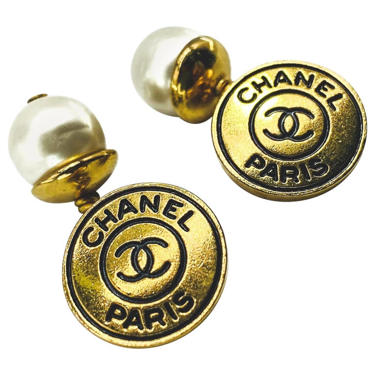 CHANEL Cufflinks Vintage 1990s at 1stDibs