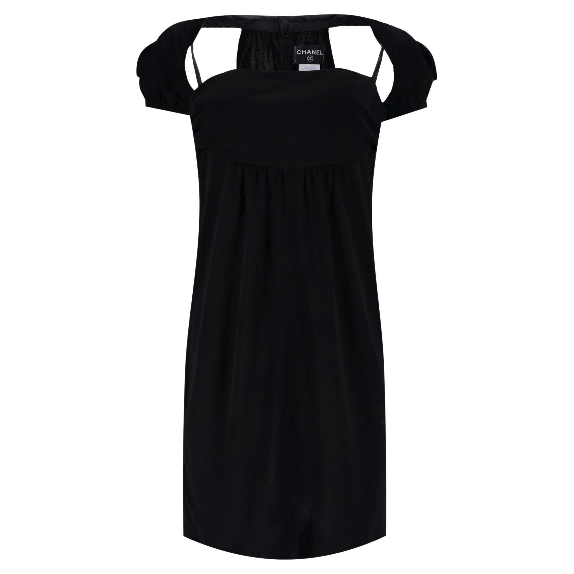Vestito Chanel con taglio sulle spalle in vendita