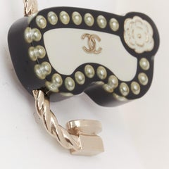 CHANEL D19S Resin Pearl Scuba Snorkeling CC Brooch off CC acrylic pin brooch