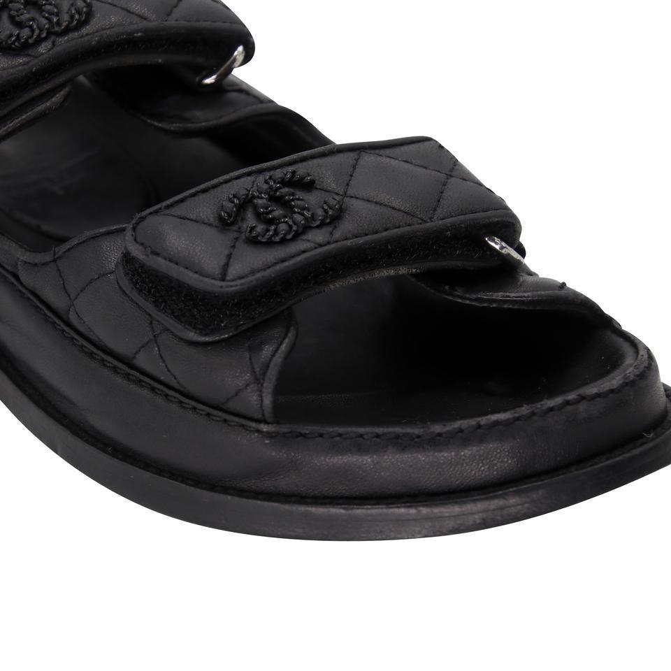 Chanel Dad Flats 37 Chunky Lambskin Diamond Quilted Pumps CC-S1203P-0080 In Good Condition In Downey, CA