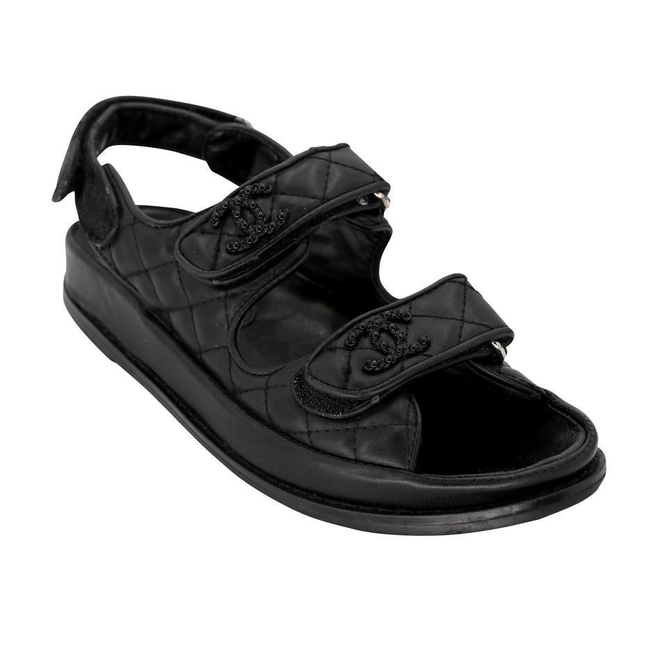 Chanel Dad Quilted 39 Leather Lambskin Sandals CC-S0829-0007 In Good Condition In Downey, CA