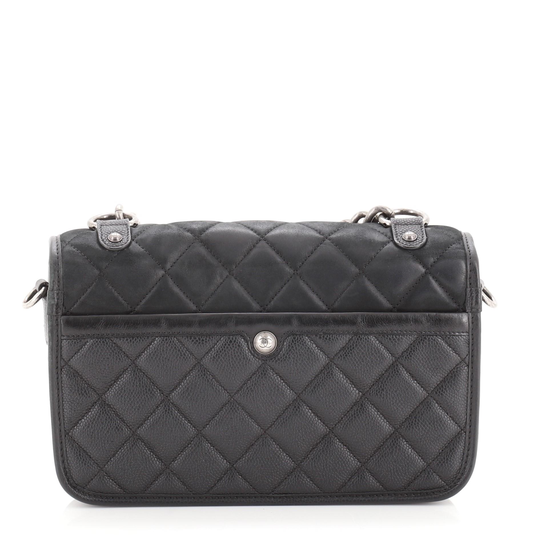 Chanel Daily Carry Messenger Bag Gestepptes schillerndes Kalbsleder und Kaviar Medium Damen