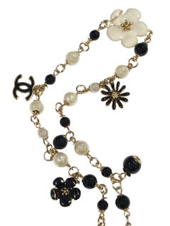 Chanel Daisy Flower CC logo long chain Necklace
