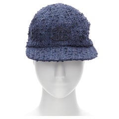 Cappello CHANEL blu scuro CC interlock logo badge tweed M