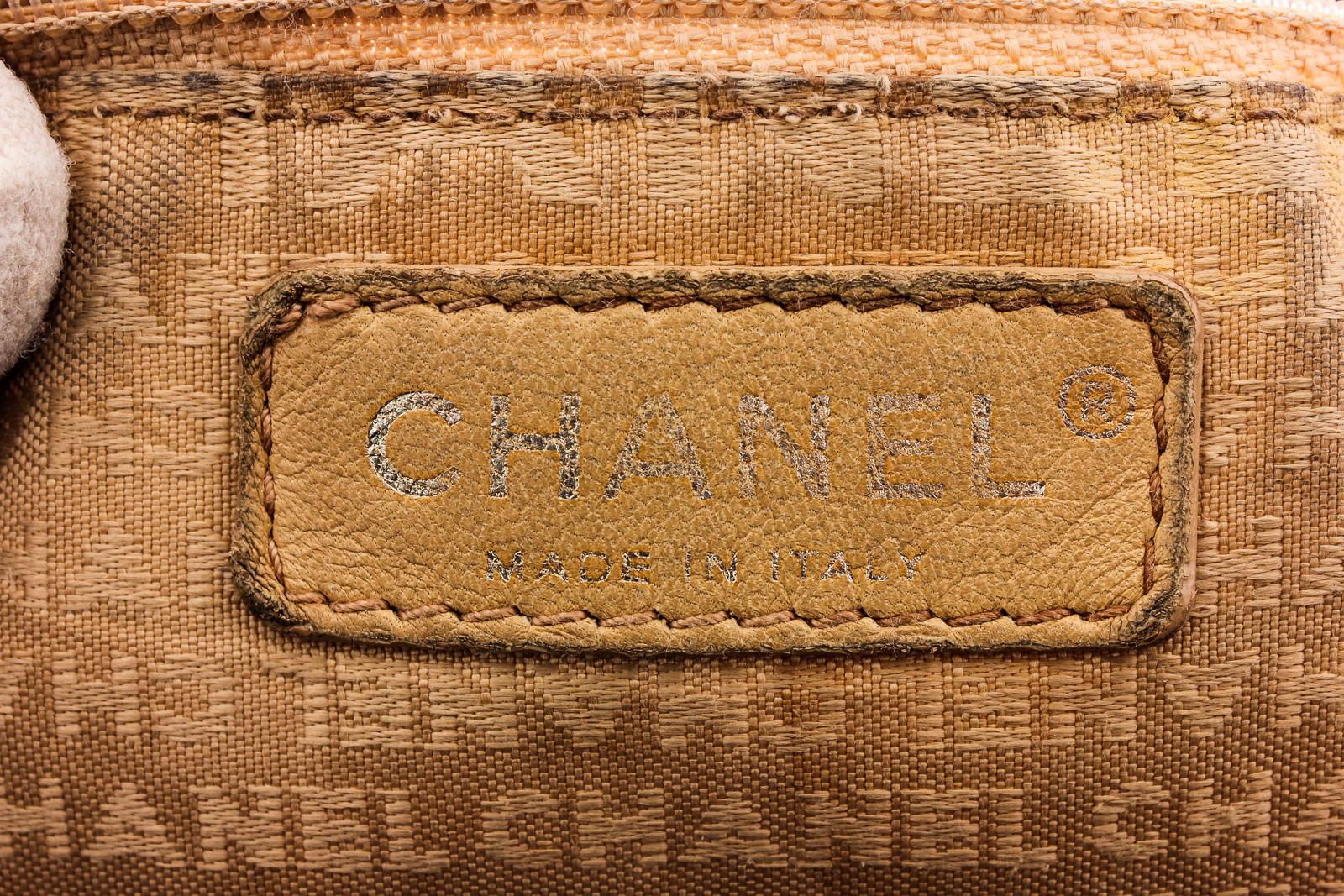 Chanel Dark Blue Denim Coco Cabas XL Tote Bag In Good Condition In Irvine, CA