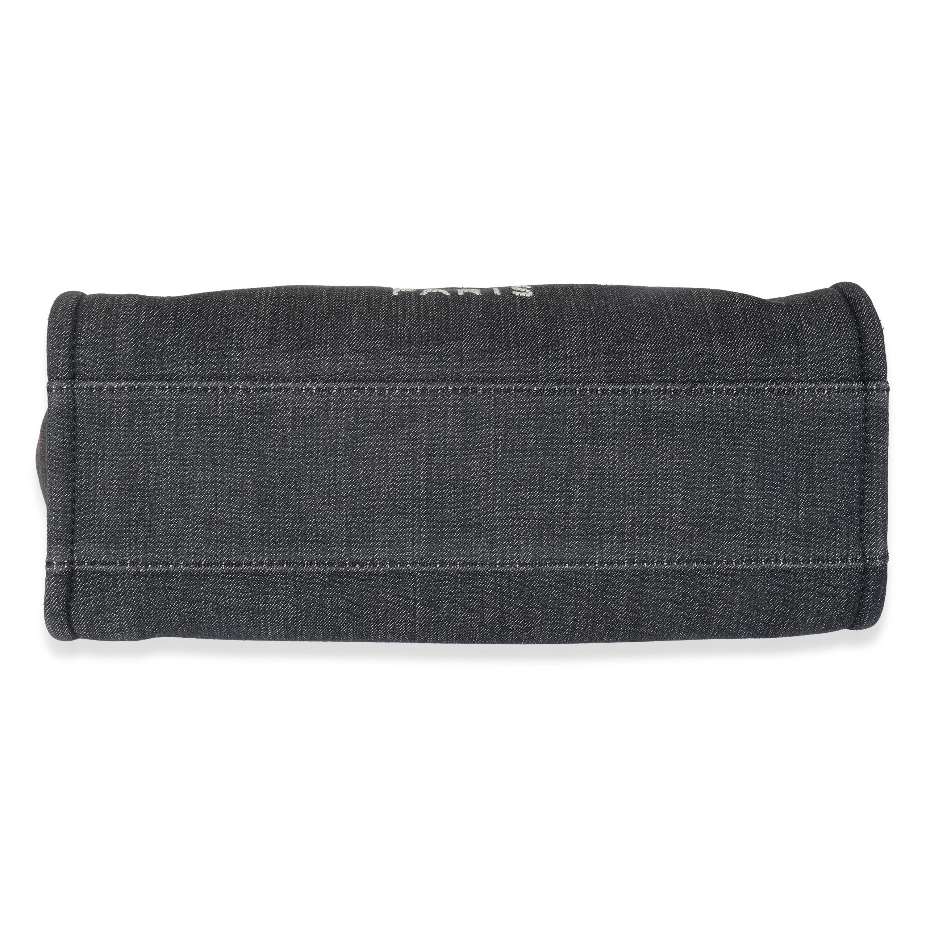 Chanel - Petit sac à main Deauville en denim bleu foncé en vente 3