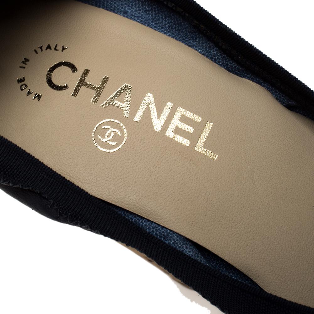 Women's Chanel Dark Blue Leather And Raffia Camellia Scrunch Cork Block Heel Pumps Size 