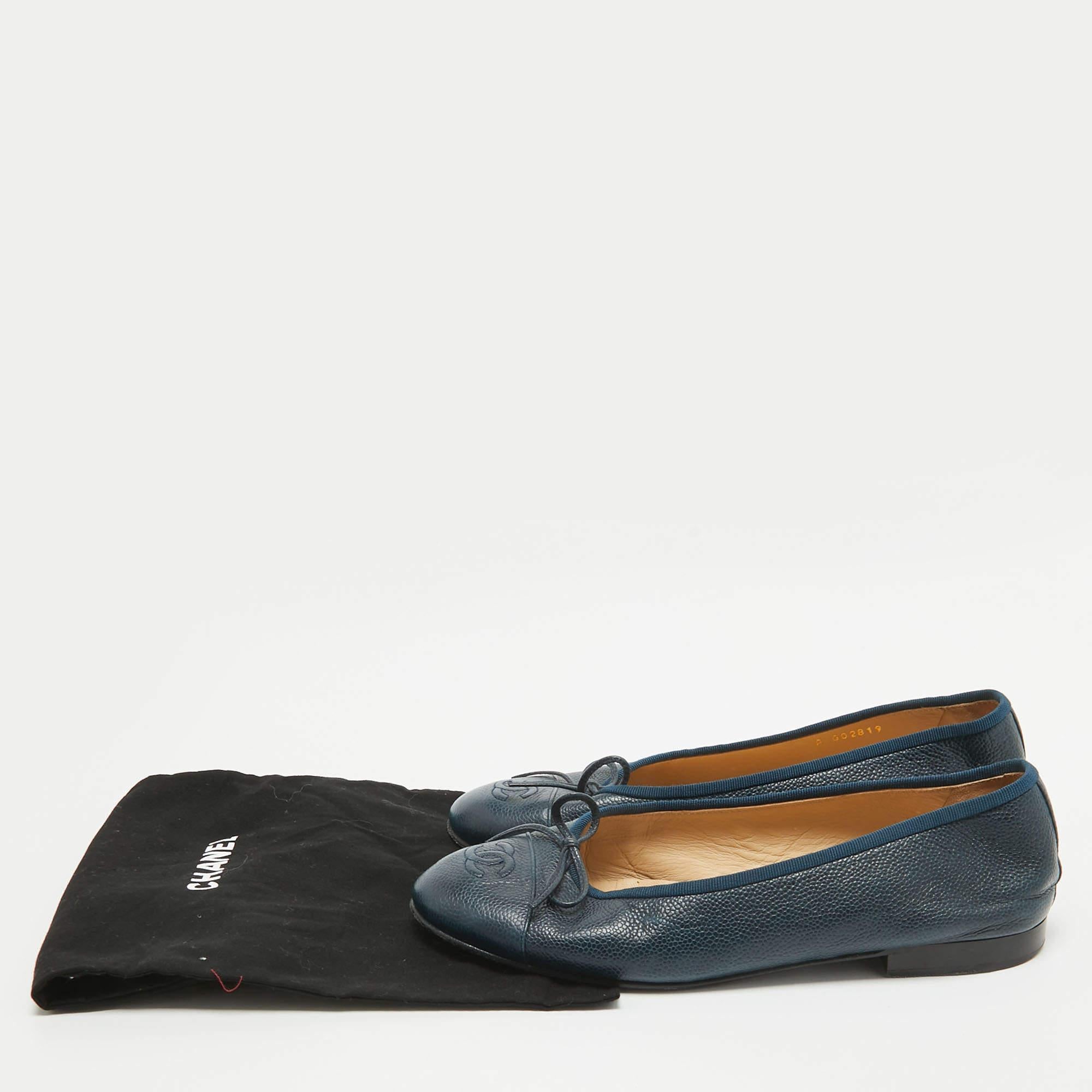 Chanel Dark Blue Leather CC Ballet Flats Size 38 For Sale 6