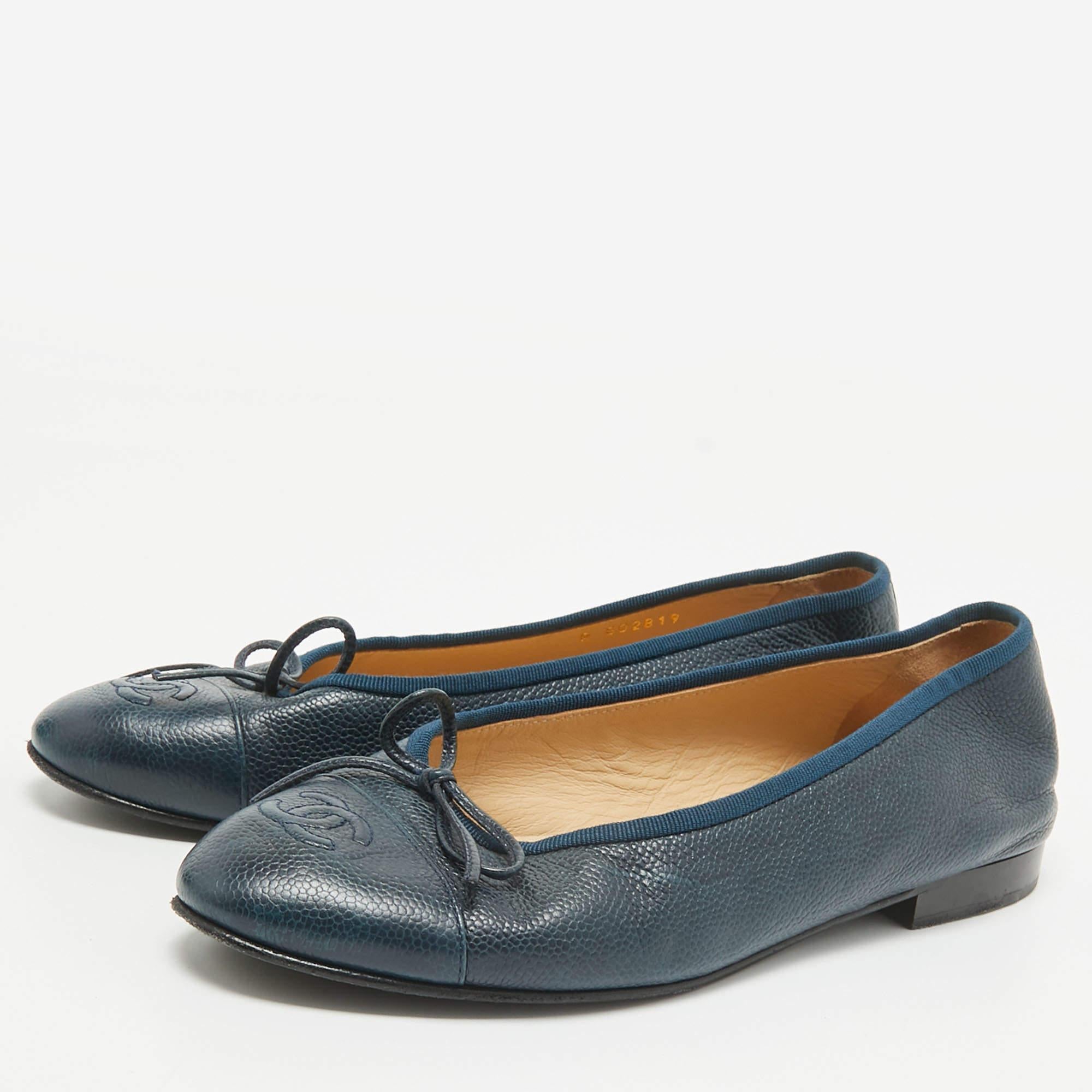 Chanel Dark Blue Leather CC Ballet Flats Size 38 For Sale 5