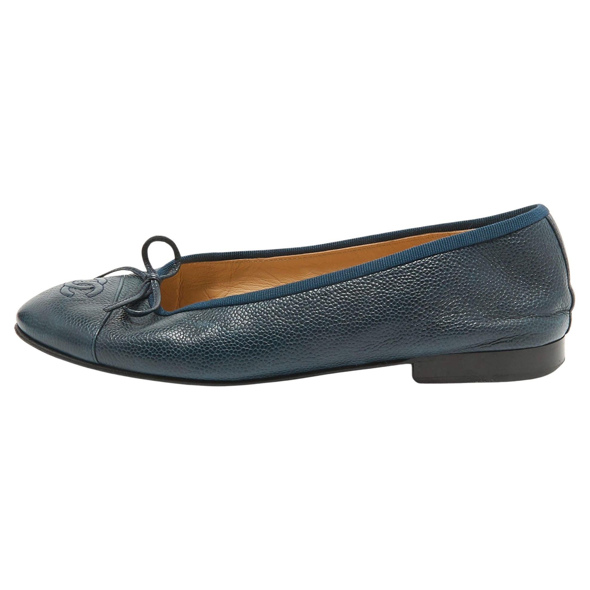 Chanel Dark Blue Leather CC Ballet Flats Size 38 For Sale