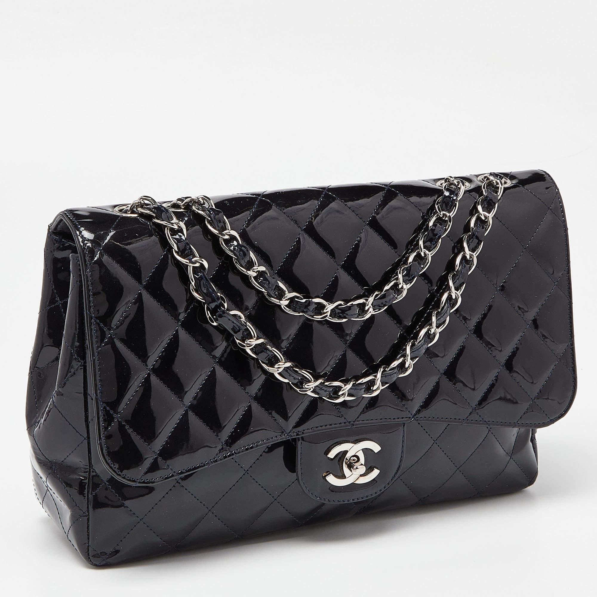 Women's Chanel Dark Blue Quilted Patent Leather Jumbo Classic Single Flap Bag For Sale
