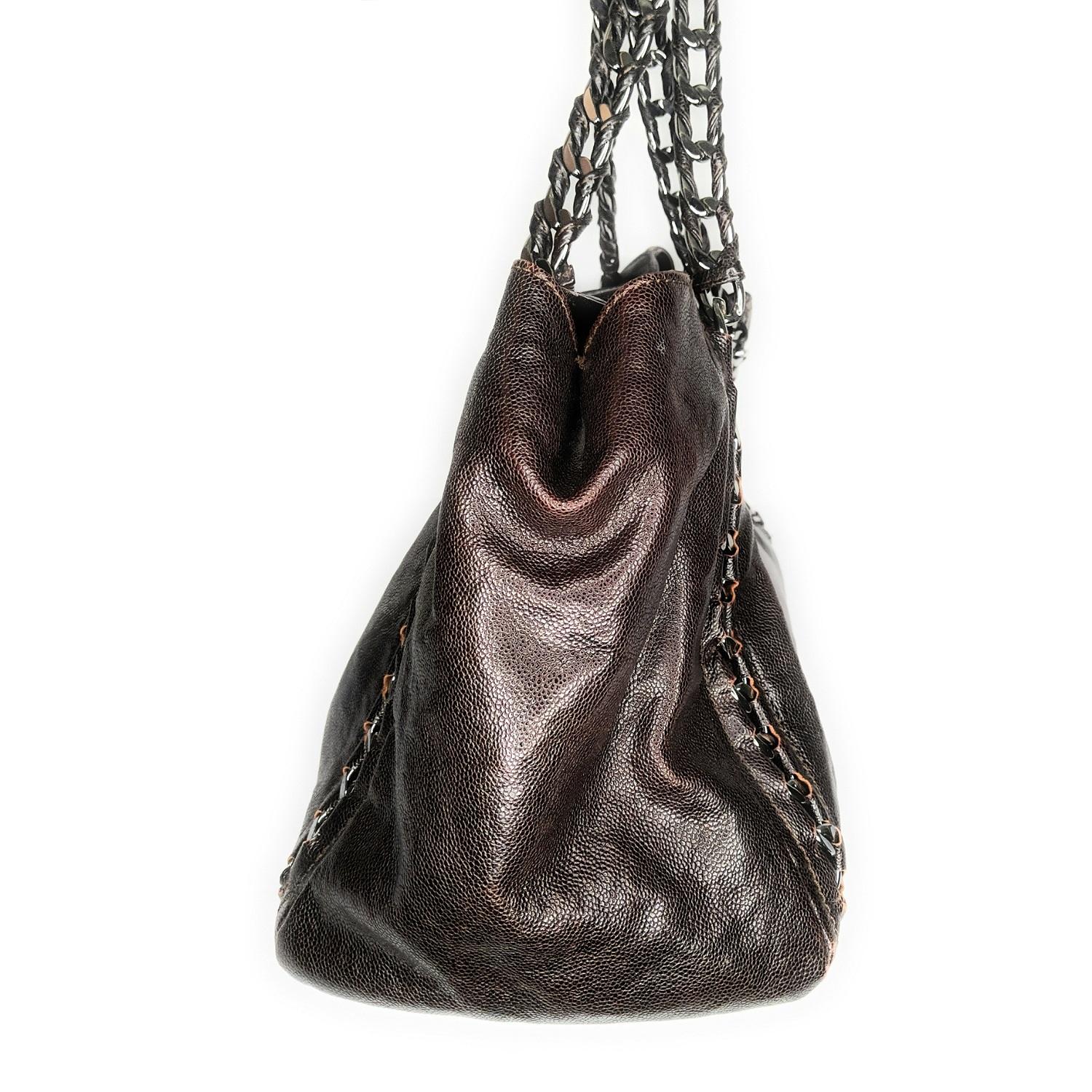 Chanel Dunkelbraun Kaviar Leder Moderne Kette Ost/West Tote (Schwarz)