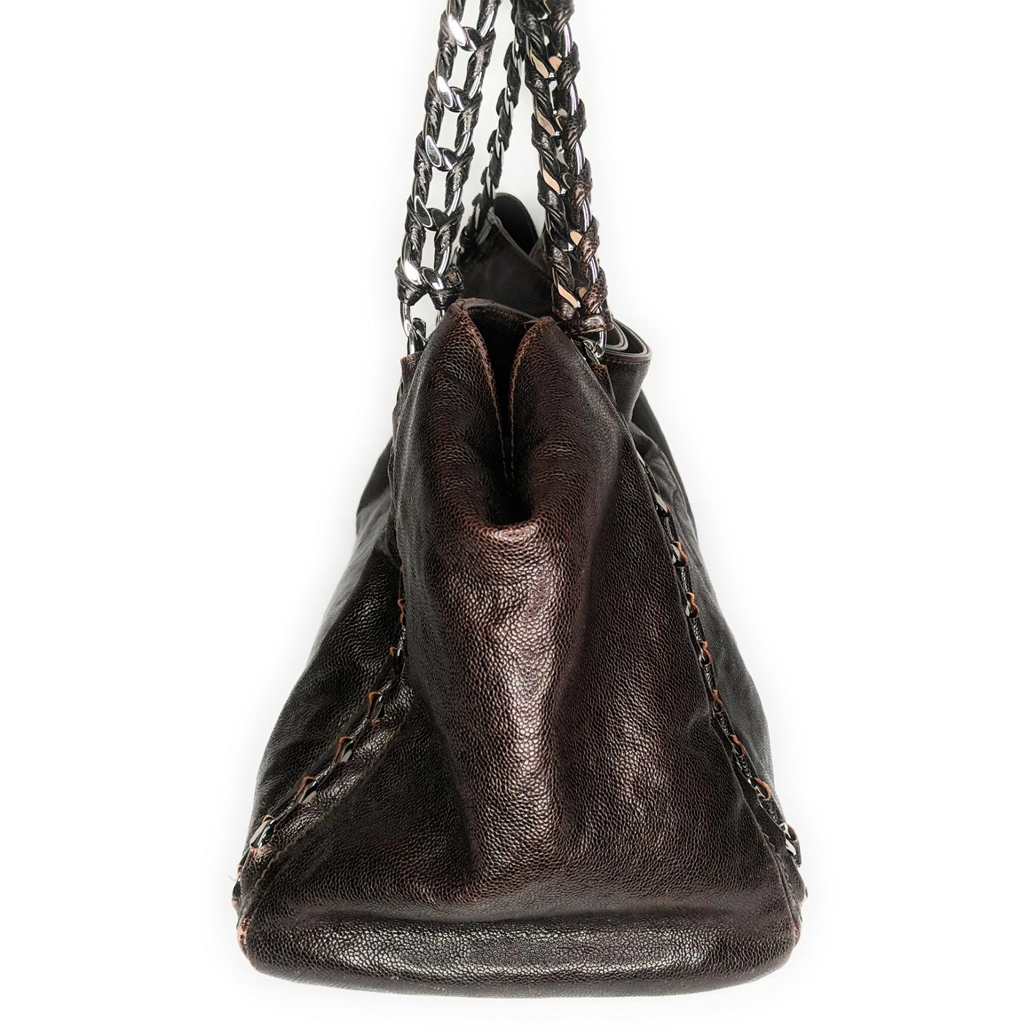 Chanel Dunkelbraun Kaviar Leder Moderne Kette Ost/West Tote im Zustand „Relativ gut“ in Scottsdale, AZ