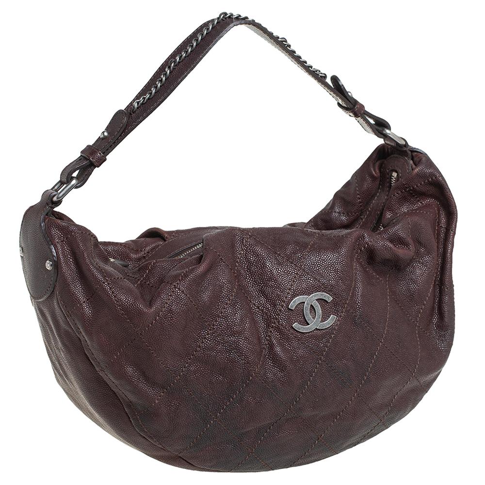 Chanel Dunkelbraun Kaviar Leder Outdoor Ligne Hobo im Zustand „Relativ gut“ in Dubai, Al Qouz 2