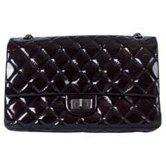 CHANEL Dunkelbraunes Lackleder 2.55 REISSUE 226 LARGE Umhängetasche