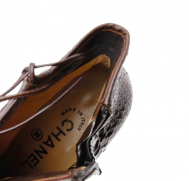 Chanel, pelle di pitone marrone scuro, punta degli stivali alla caviglia misura 38,5 in vendita 1