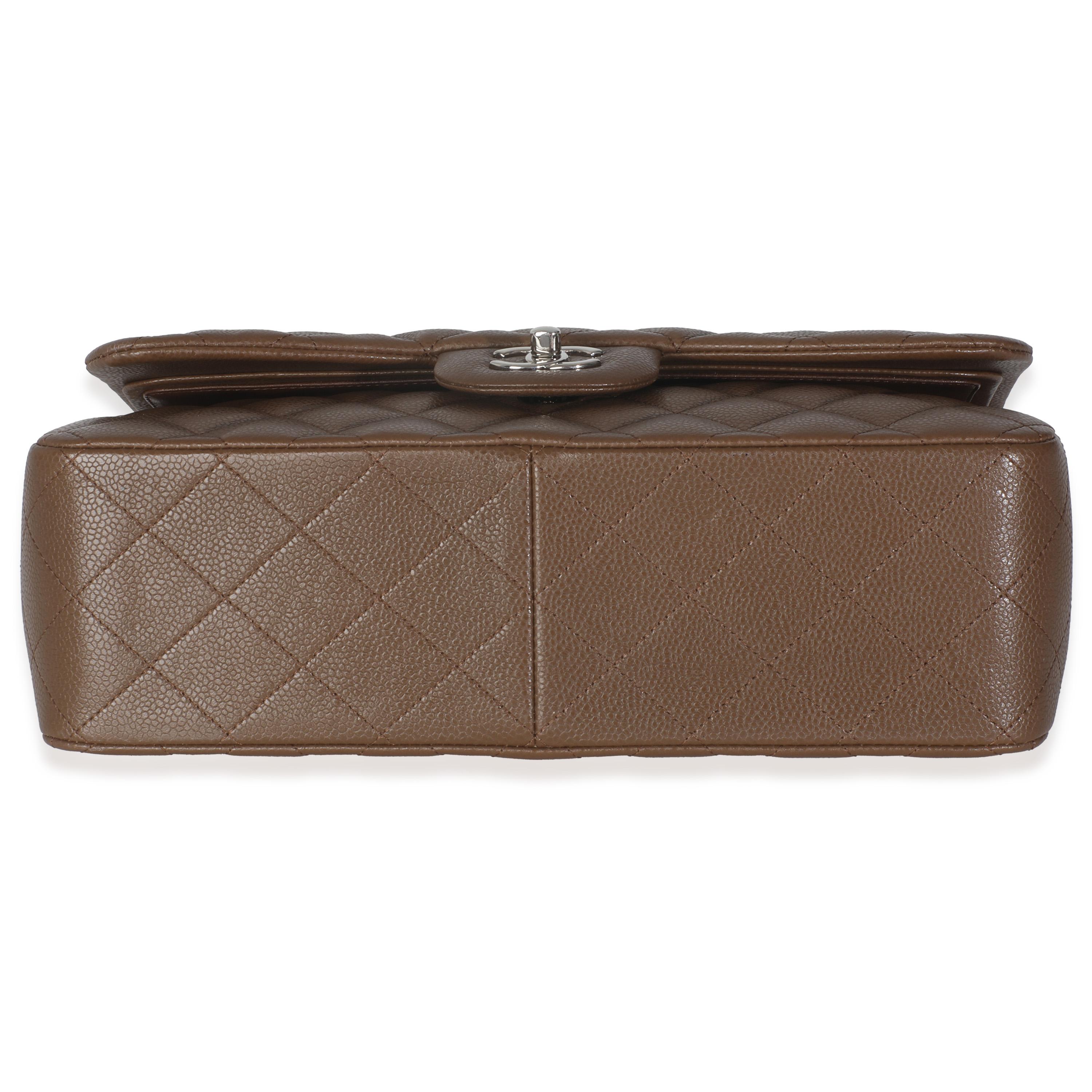 Chanel Caviar Acolchado Marrón Oscuro Bolso Jumbo Doble Solapa en venta 1