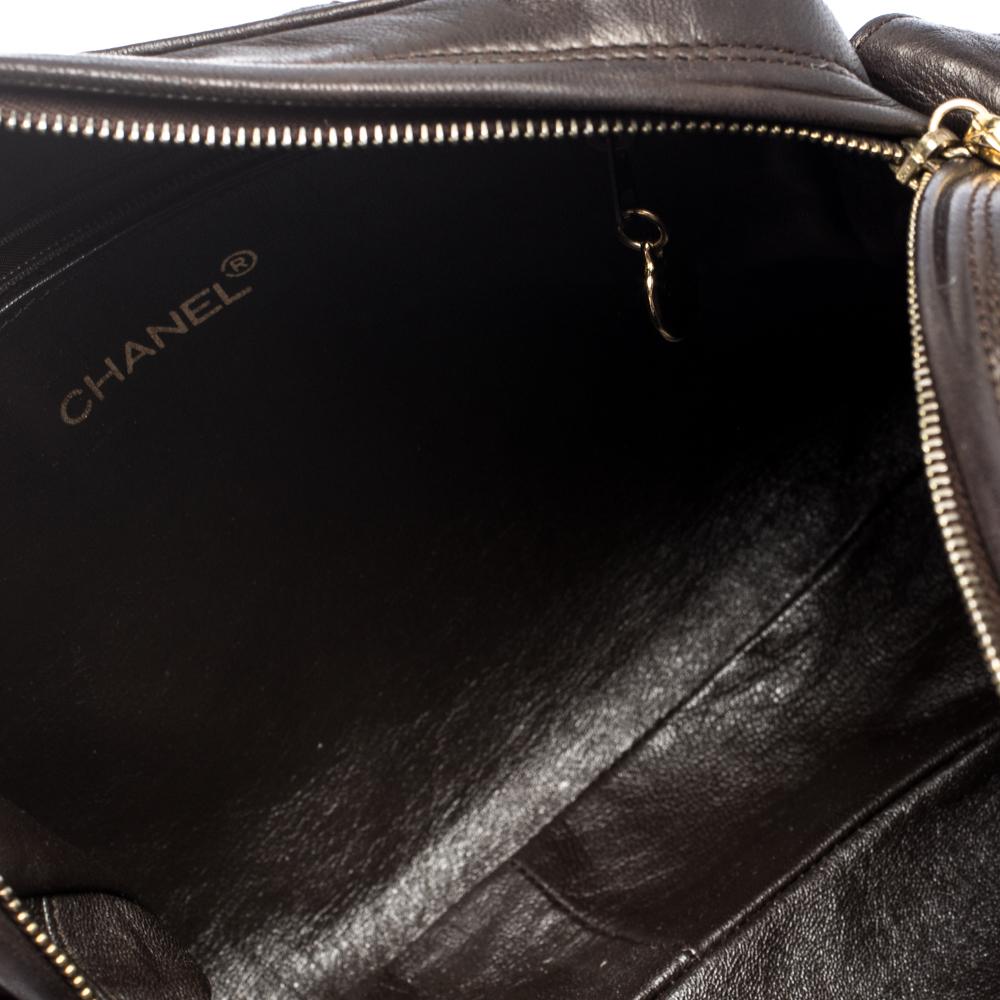 Chanel Dark Brown Quilted Leather Tassel Vintage Camera Bag In Good Condition In Dubai, Al Qouz 2