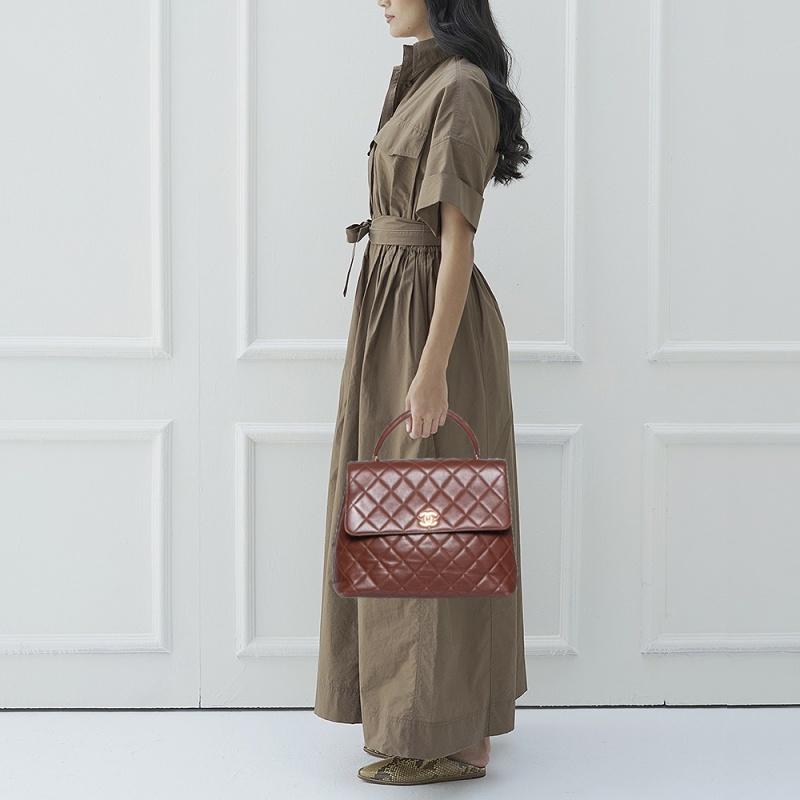 Chanel Dark Brown Quilted Leather Vintage Kelly Top Handle Bag In Good Condition In Dubai, Al Qouz 2