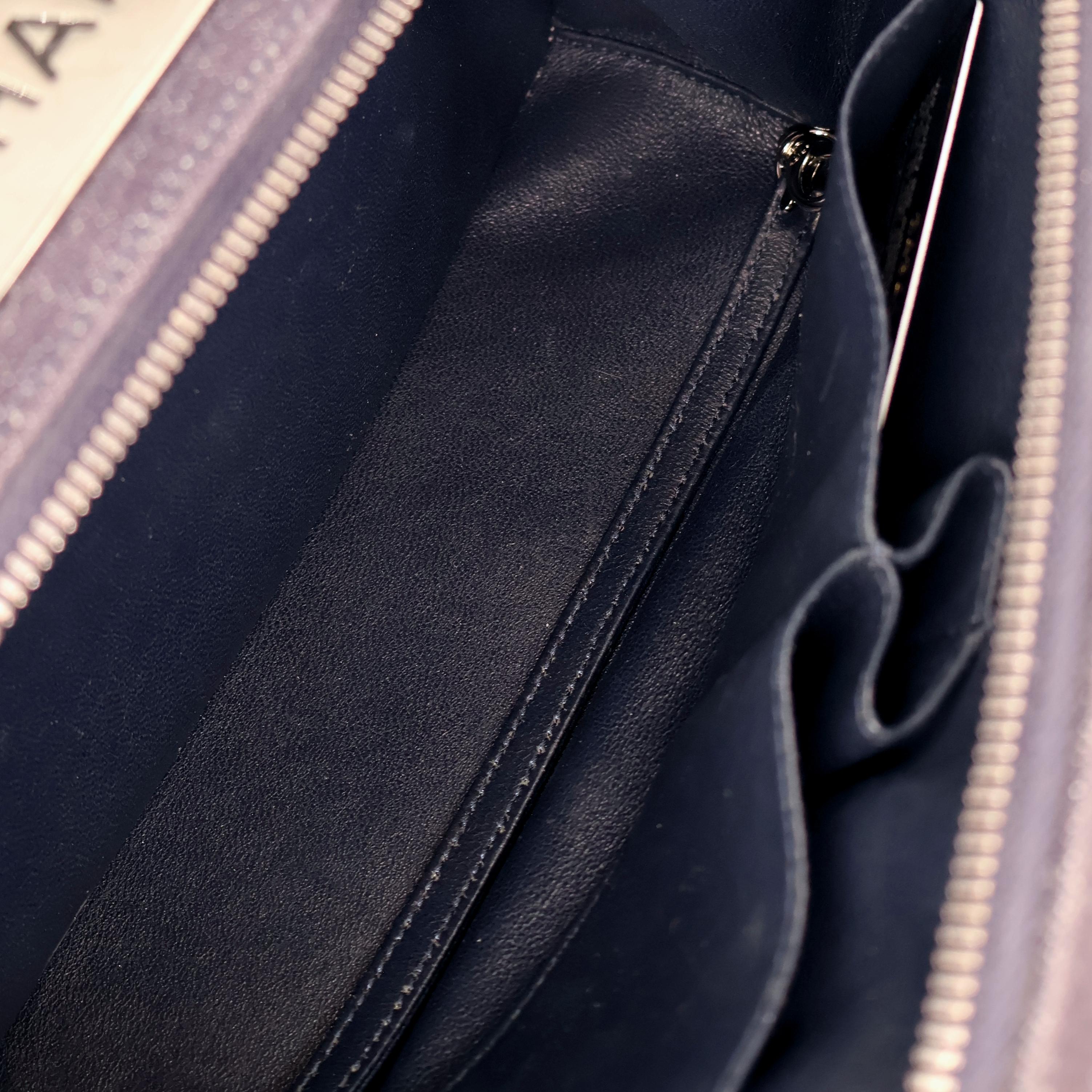 Chanel Borsa Bowler media trapuntata trendy a due vie in denim scuro, 2015 - 2016. in vendita 6