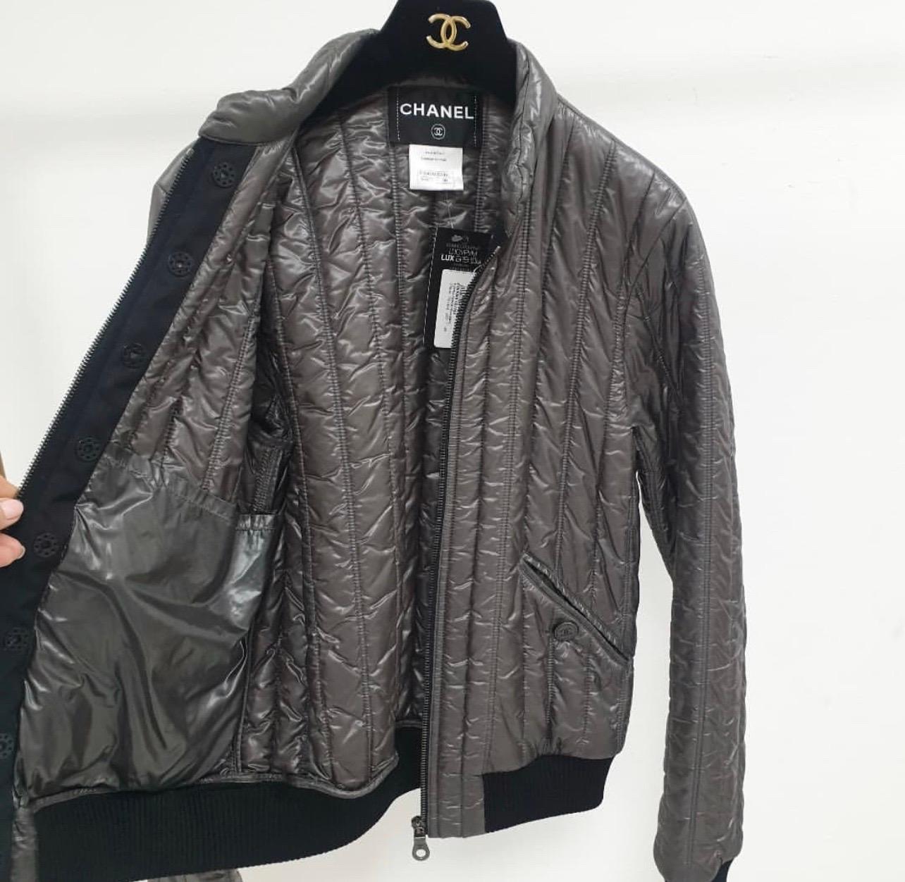Chanel Dark Gray Quilted Puffer Jacket In Good Condition In Krakow, PL