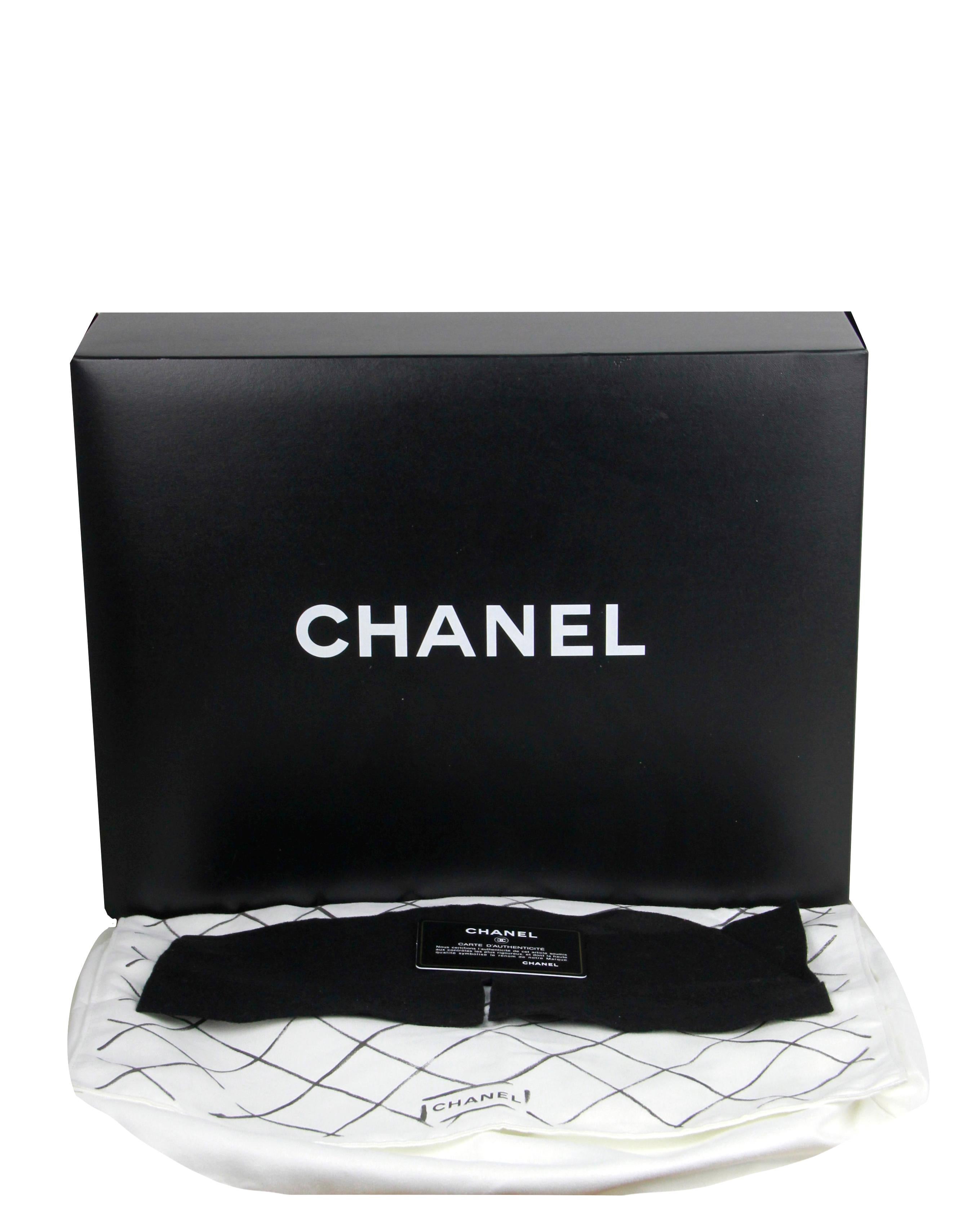 Chanel Dunkelgrüne Kaviar-Leder-Maxi-Tasche mit doppelter Klappe im Angebot 6