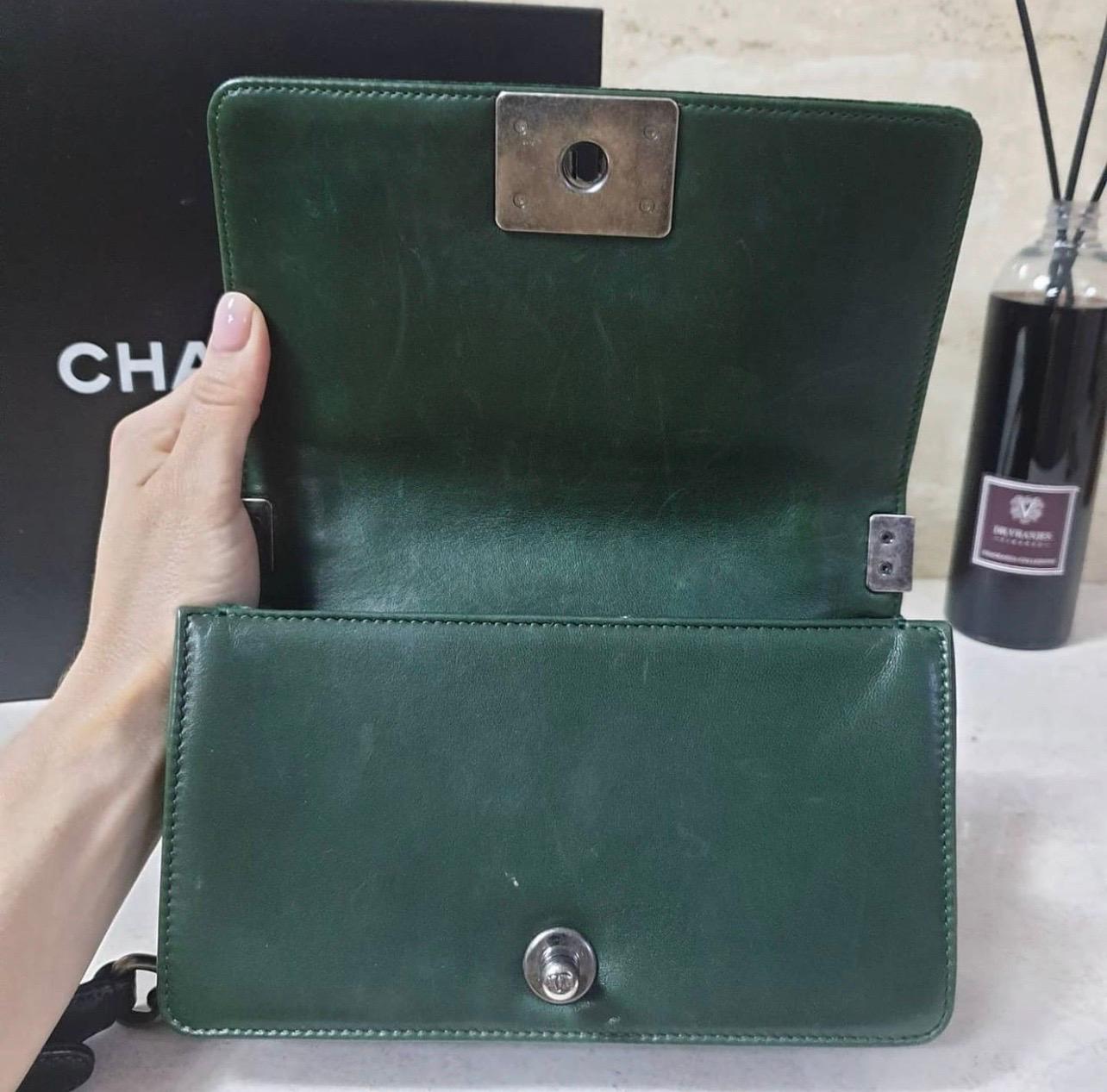 hunter green chanel bag