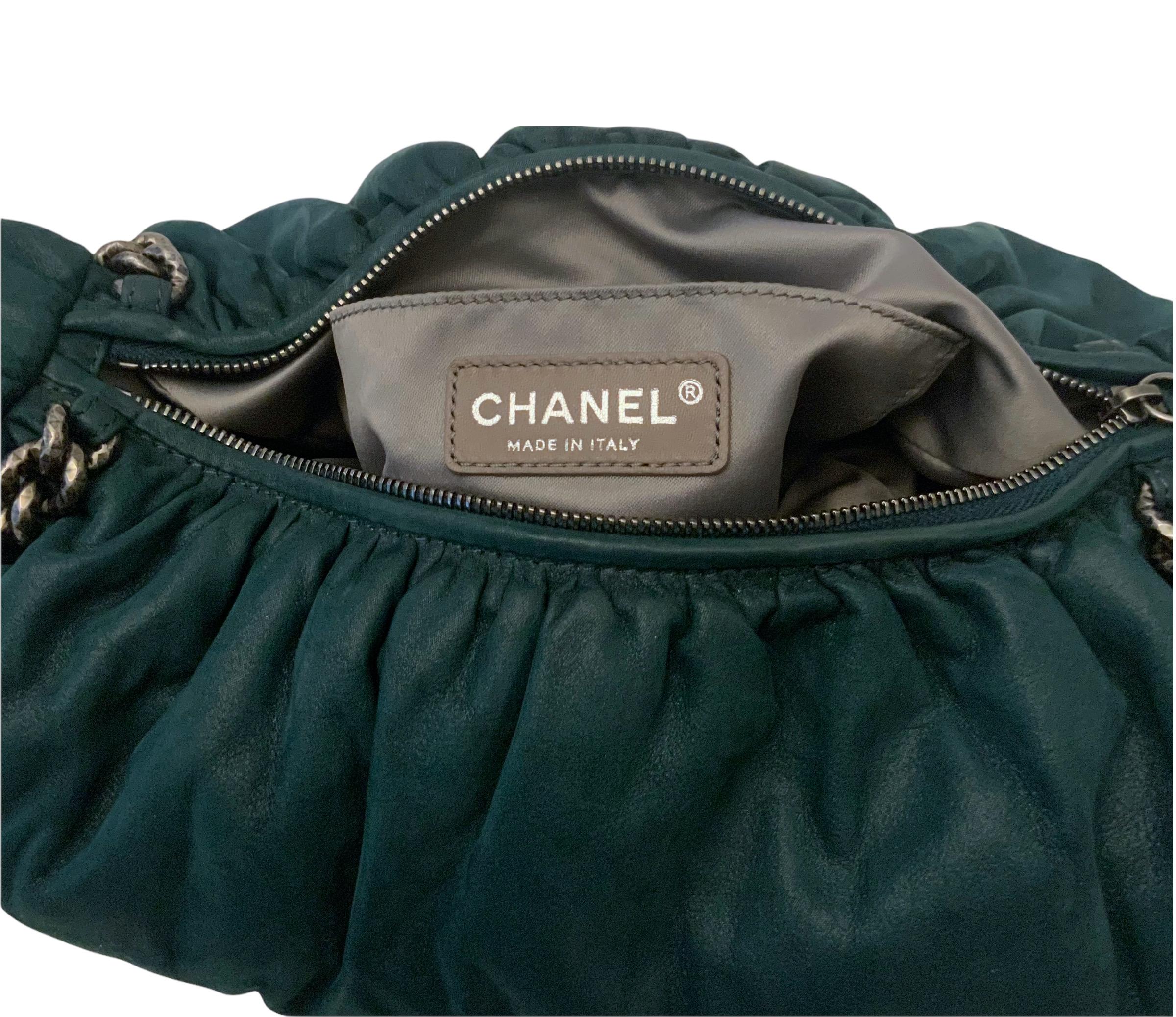 Chanel Dark Green Leather Midnight Stones Clutch Bag In Good Condition For Sale In Geneva, CH