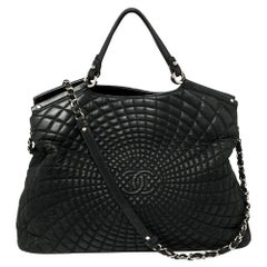 Chanel Dunkelgrün Gestepptes Schillerndes Leder Großes Meer Hit Tote
