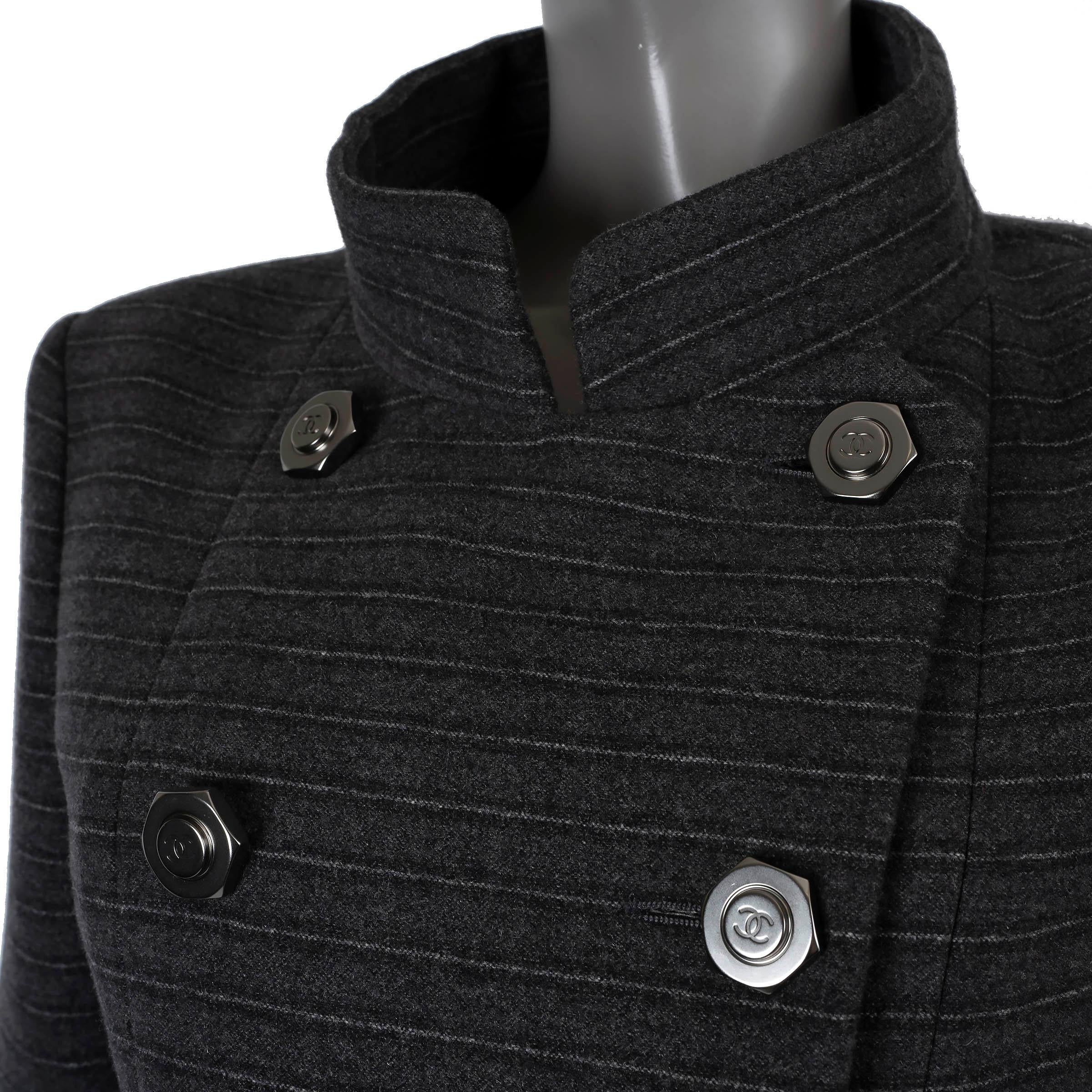 Women's CHANEL dark grey cashmere 18A STRIPED DOUBLE-BREASTED MIDI Coat Jacket 36 XS For Sale